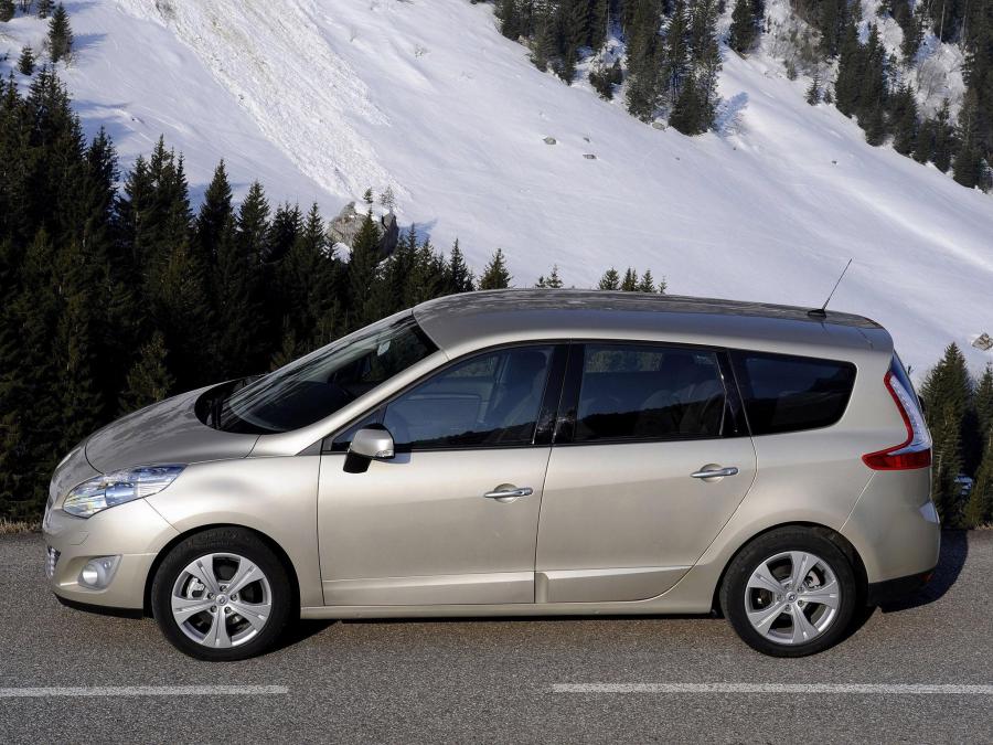  Renault Grand Scenic 2009 года  (фото 32 из 65)